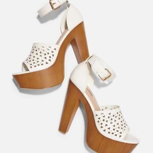 Justfab Higher Now White Laser Cutout platform sandals Sz 7 NWOB